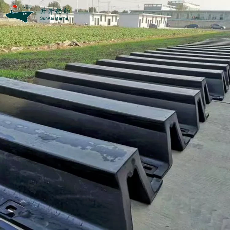 Krepitev varnosti v pristaniščih: Qingdao SunKai Marine množično proizvaja gumijaste odbijače za doke za zaščito privezov na domačih in mednarodnih terminalih